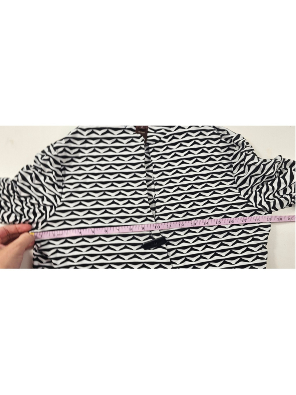 Multiples geometric stretch scuba knit psychedelic button front cardigan small - Picture 6 of 7